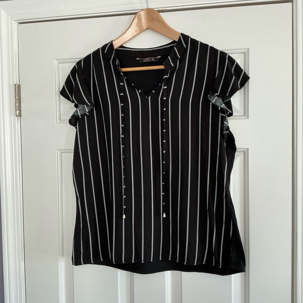 Lady ETA Stylish Black/White Vertical Striped Frill Short Sleeve Blouse M